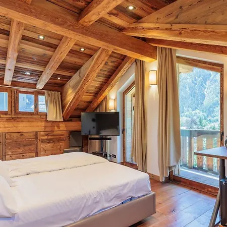 Five Bedrooms All With Fantastic Mountain Views * شامونكس