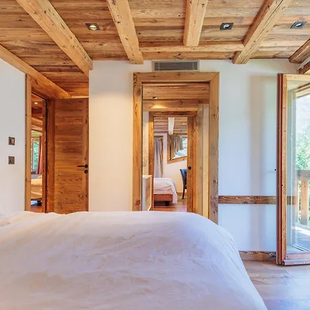 Five Bedrooms All With Fantastic Mountain Views شامونكس