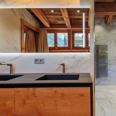 Five Bedrooms All With Fantastic Mountain Views بيت للعطل *