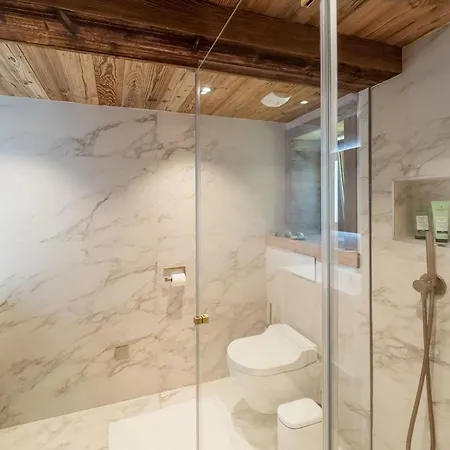Five Bedrooms All With Fantastic Mountain Views بيت للعطل